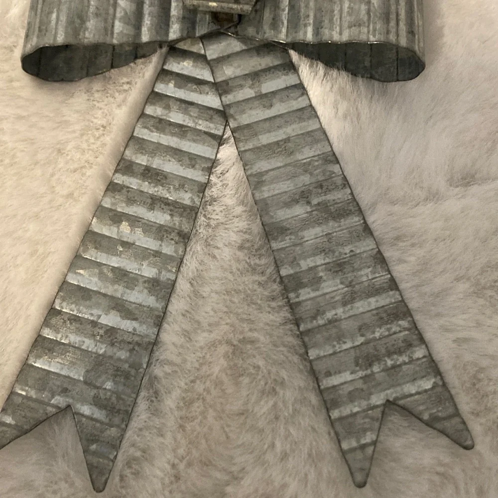 Target BP Christmas Metal Bow Decor